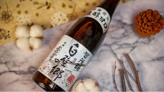 賀茂鶴白壁の郷四段清酒——传统的味道，四段仕込み